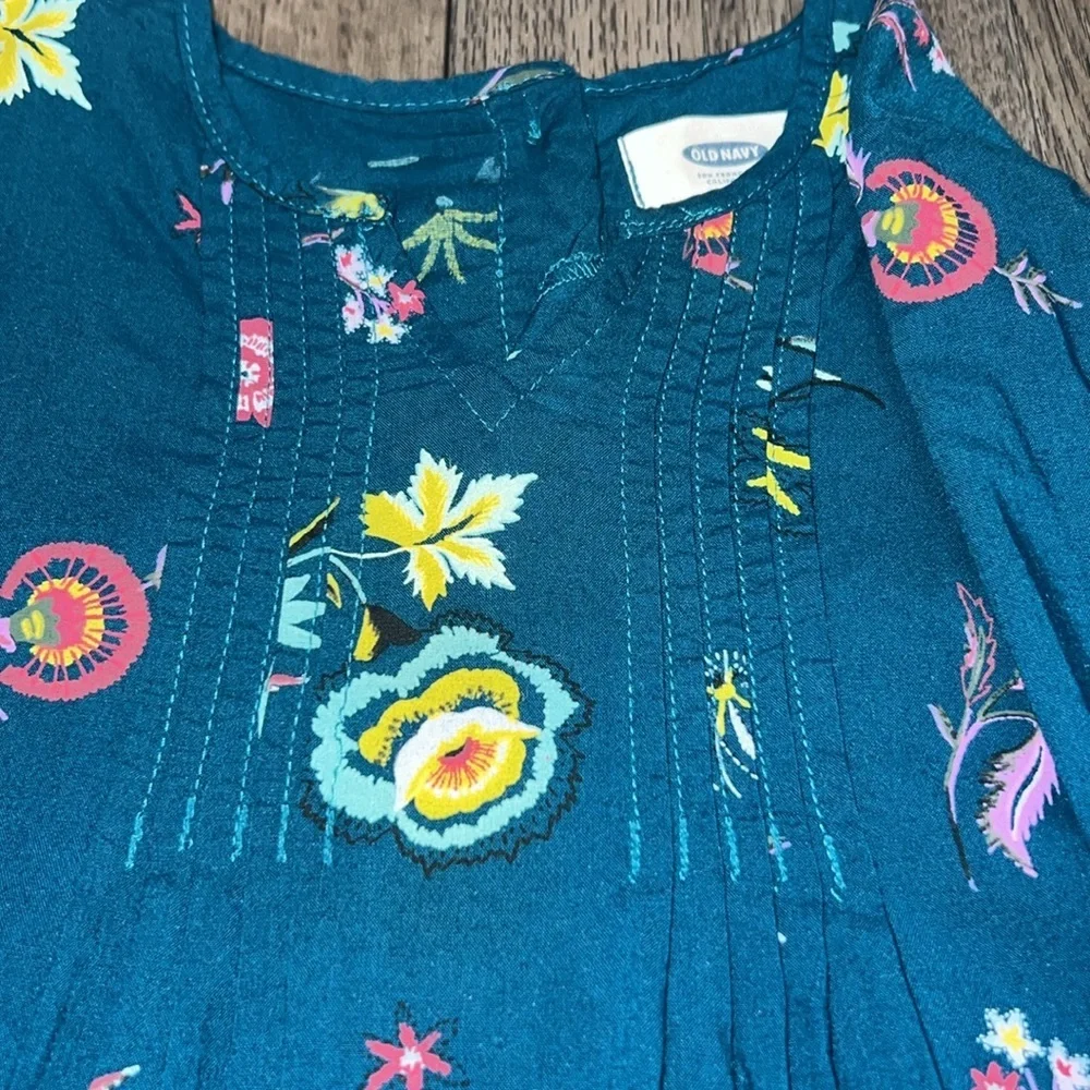 NWOT Old Navy three-quarter length sleeve flowey floral pleated style dress